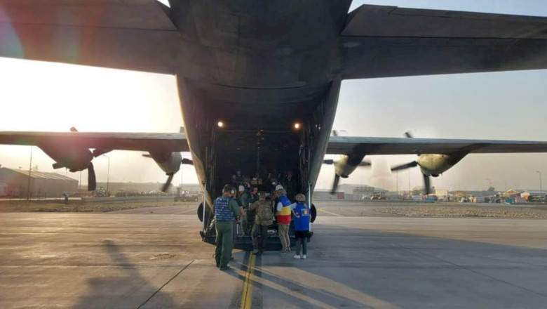 Cetățenii români din Afganistan au fost preluați de o aeronavă militară