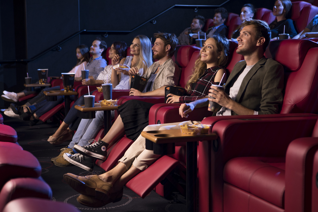Experiența Cinema VIP recucerește Timișoara! Cinema City lansează conceptul cu cină și film all inclusive la Iulius Town, în premieră în afara Capitalei
