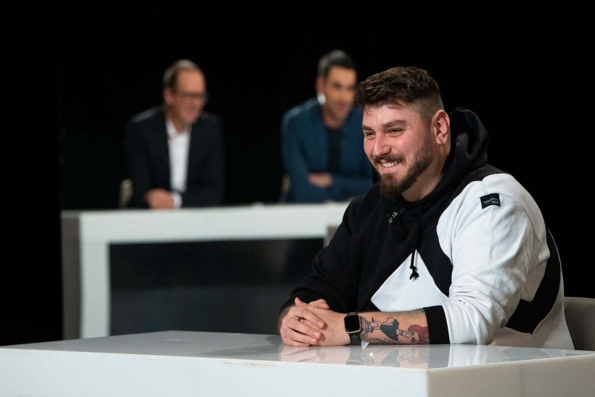 Cosmin Nedelcu și interesanta sa poveste de viață. Cum a ajuns Micutzu să fie unul din cei mai apreciați stand-uperi din România