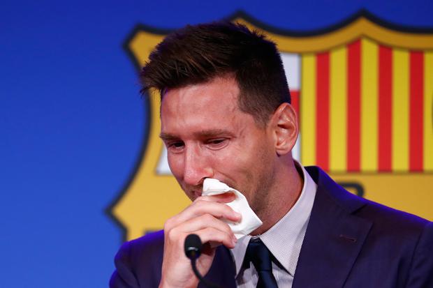 Lionel Messi a izbucnit în plâns la conferință de presă în care și-a luat „Adio!” de la clubul la care se află încă din anul 2000
