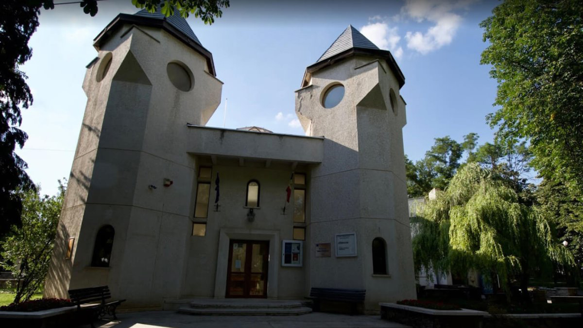 Expoziție dedicată poetului Mihai Eminescu, în Parcul Copou, din Iași! Manifestare derulată de Muzeul Național al Literaturii Române