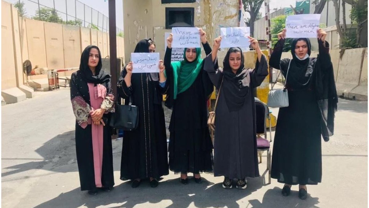 Protest al femeilor din Afganistan împotriva preluării puterii de către talibani