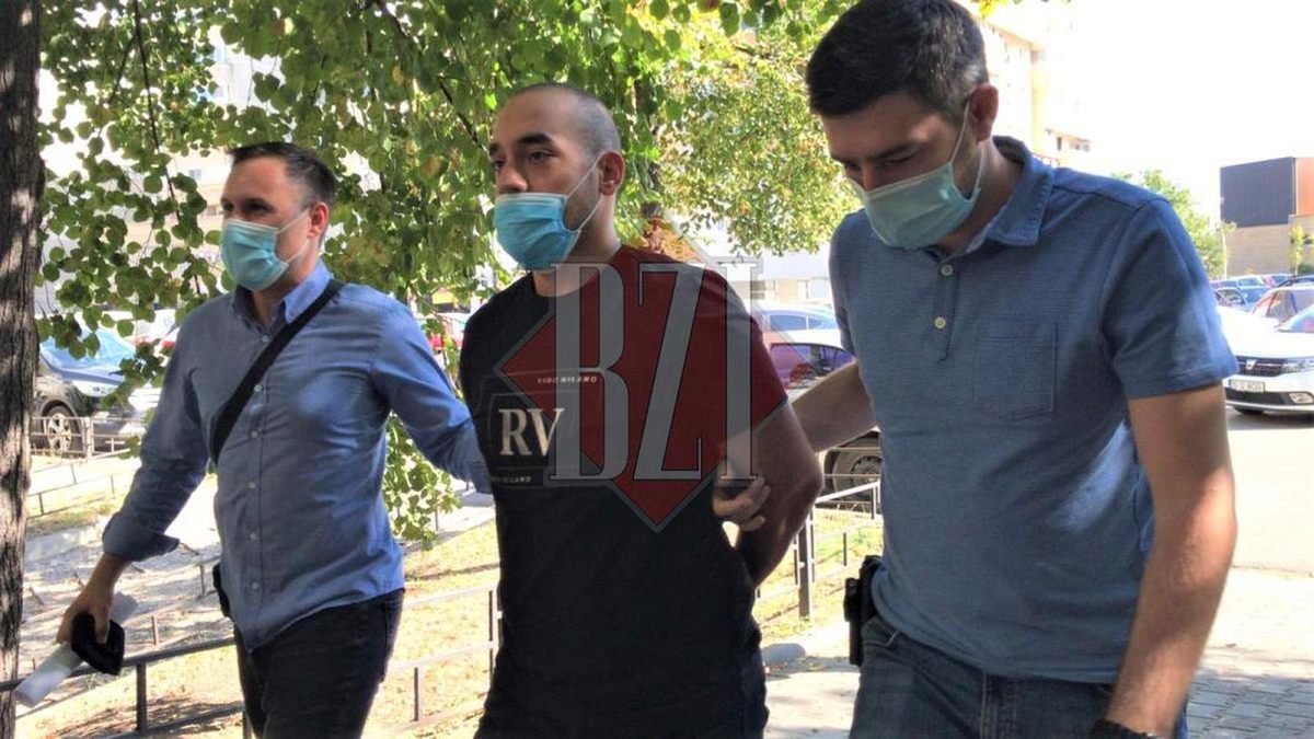 Scandal cât casa, pe o stradă din Iași! Un viitor medic, acuzat că a dat foc la 35.000 de euro. Tânărul de 24 de ani ar fi făcut totul pentru a se răzbuna – GALERIE FOTO / VIDEO