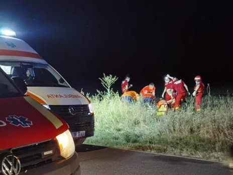 Accident rutier grav în localitatea Putineiu, din judeţul Teleorman! Două persoane au murit, iar alte șase, dintre care patru copii, sunt rănite