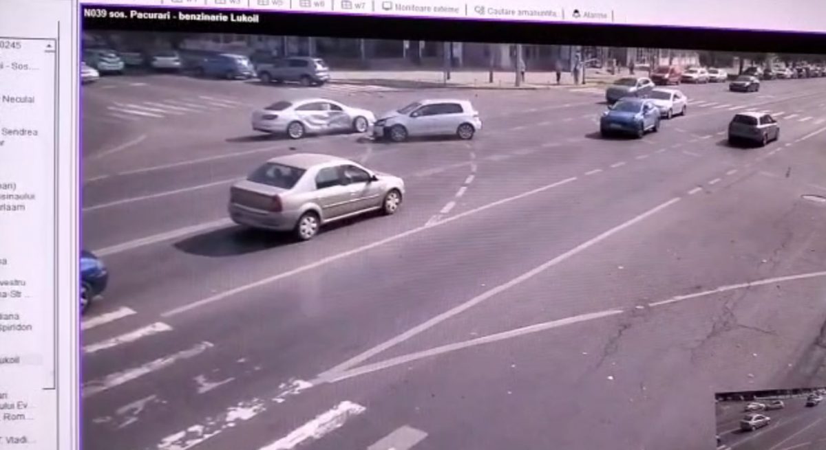 Iată momentul producerii accidentului din Păcurari. Făptașul şi pasagerul din dreapta au fugit de la faţa locului – VIDEO