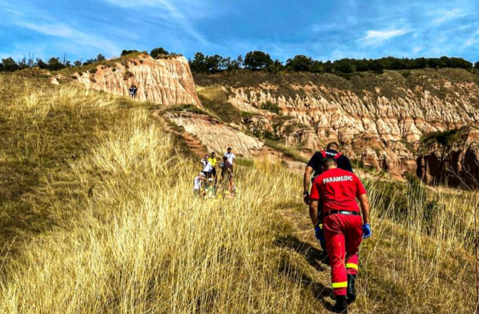 Sprijin pentru o turistă cu probleme medicale aflată în Râpa Roşie