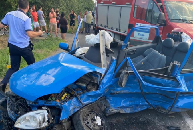 Accident rutier grav în județul Arad! O persoană a murit şi două au fost transportate la spital