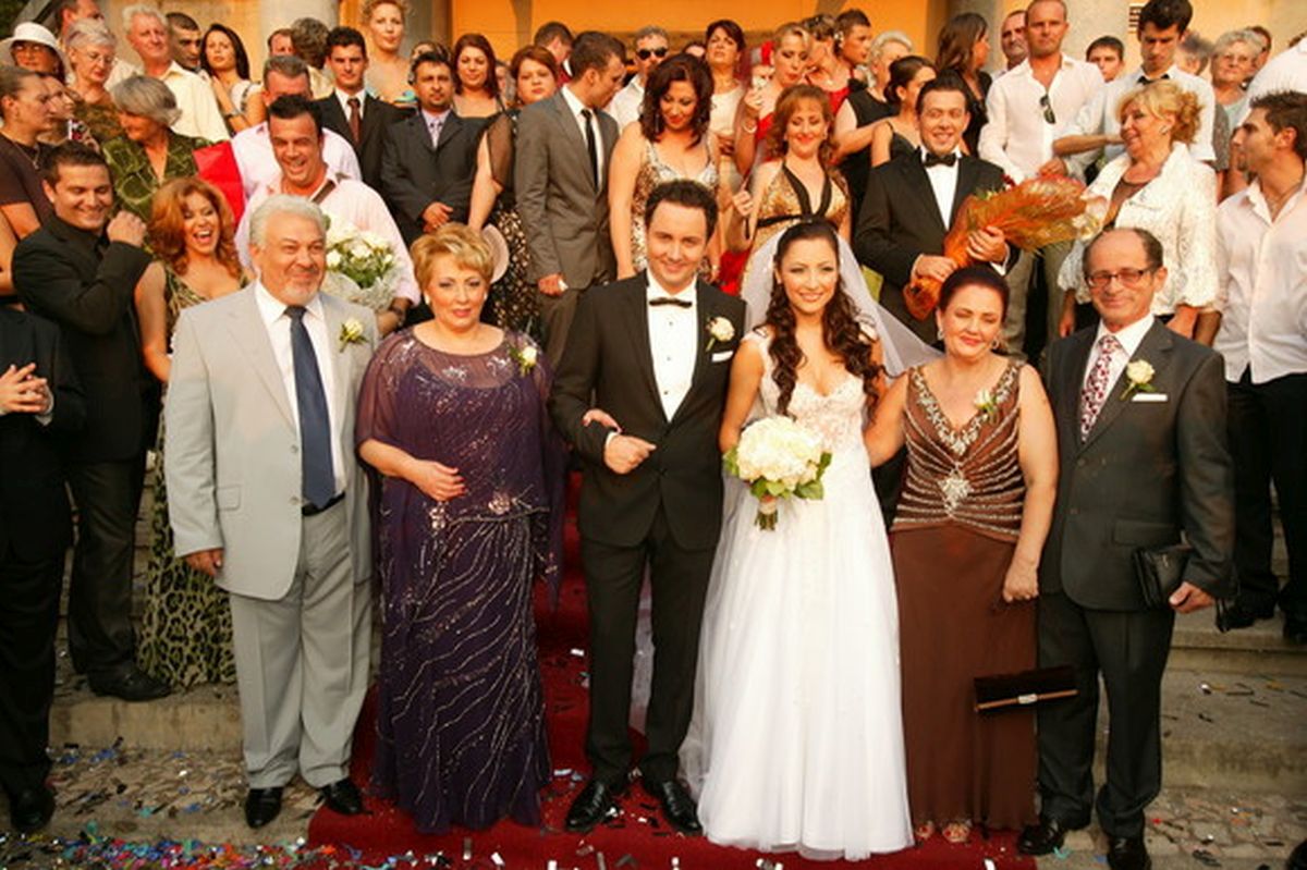 Andra şi Măruţă au împlinit 13 ani de căsnicie. La nuntă au fost prezenți 750 de invitaţi – GALERIE FOTO
