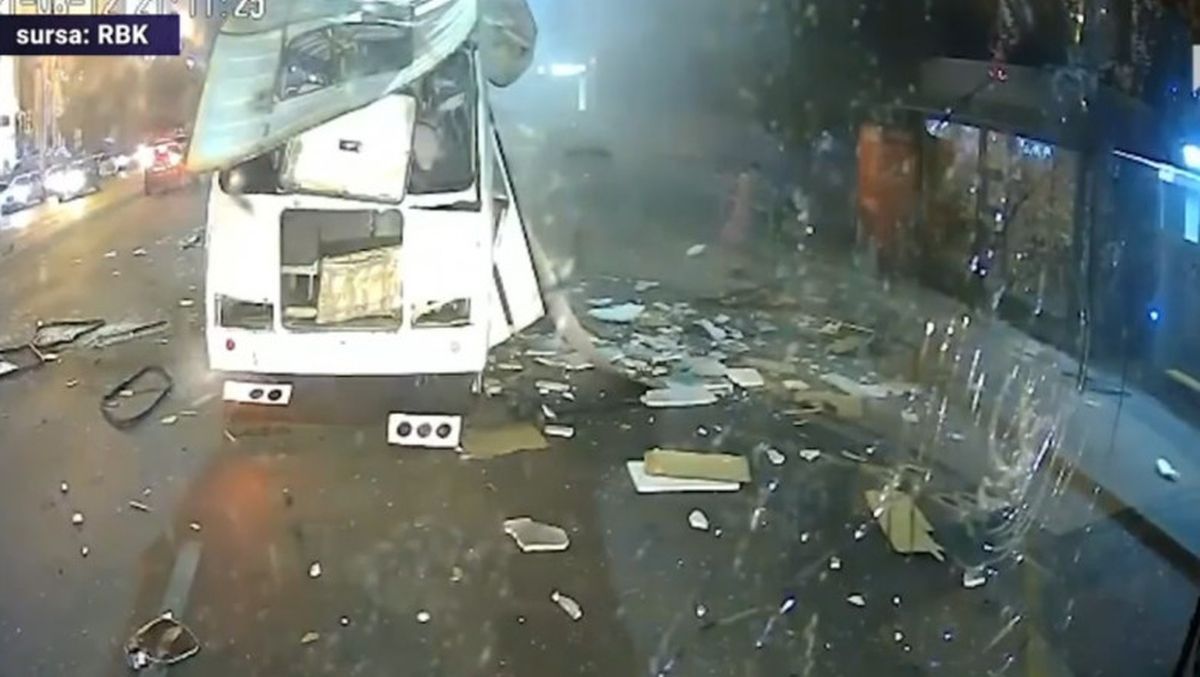 Un autobuz a explodat în centrul Rusiei. Două persoane au murit și alte 17 au fost rănite – VIDEO
