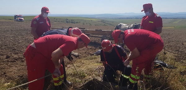 Un bărbat este inconștient după ce a căzut într-o fântână în judeţul Iași – EXCLUSIV