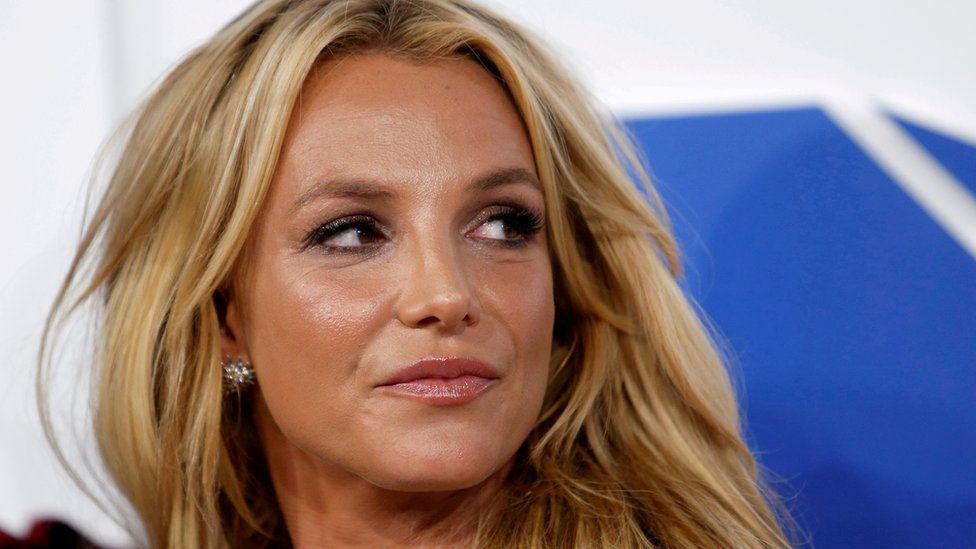 Tatăl cântăreţei Britney Spears a fost de acord să renunţe la rolul de tutore: „A strâns milioane de dolari de pe urma fiicei sale”