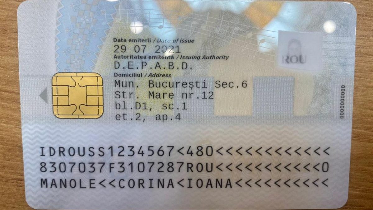 Primele cărți de identitate electronice, înmânate titularilor în septembrie. Ce va fi trecut pe acestea