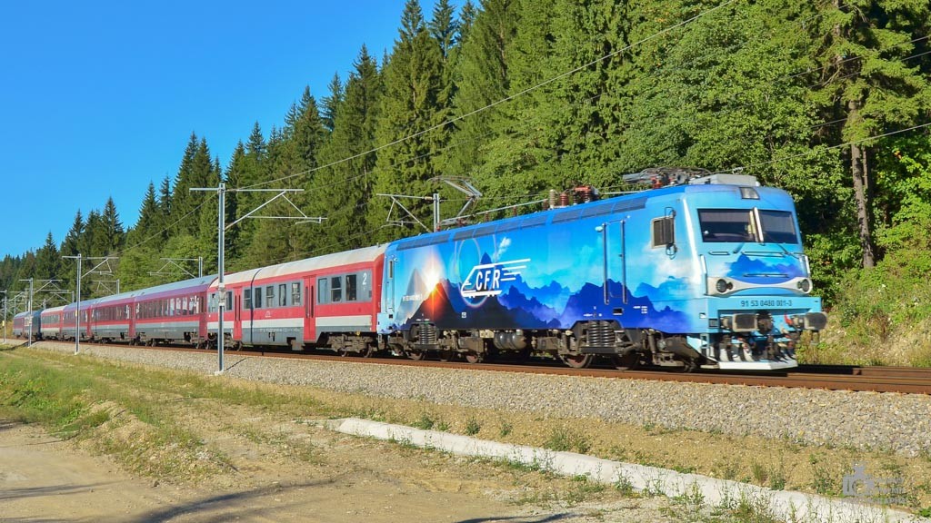 Pasagerii CFR își vor putea plăti biletul direct în tren! Sistemul de plată cu cardul a fost implementat între Gara de Nord și aeroportul Otopeni