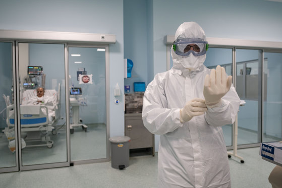 Într-un judeţ din România, aproape 20% din persoanele infectate cu coronavirus erau vaccinate