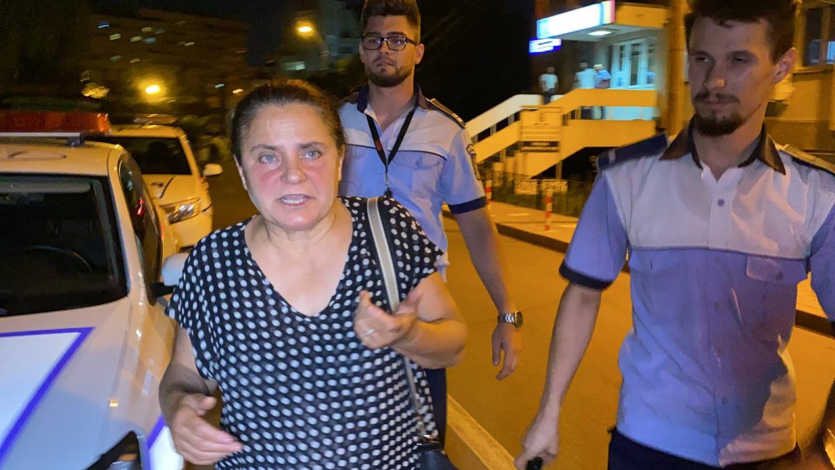 A fost reţinută pentru 24 de ore femeia prinsă beată la începutul săptămânii. Ea a refuzat să i se recolteze probe de sânge în vederea stabilirii alcoolemiei – EXCLUSIV/ FOTO