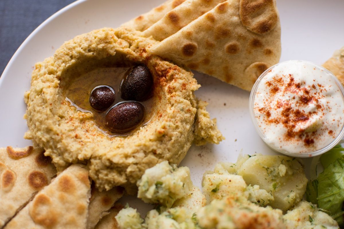 Cum face Gordon Ramsay reţeta de hummus. 3 preparate