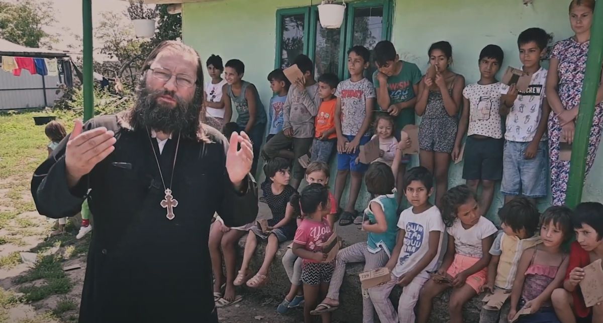 „Vrem la şcoală – Pentru o Românie mai bună”, o nouă campanie a părintelui Damaschin pentru copiii din Iaşi – VIDEO