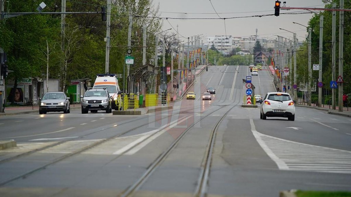 Surprize în lanț pentru șoferii din oraș. O nouă modificare în traficul din Iași! Măsura vizează transportul public de călători în cea mai aglomerată intersecție din municipiu