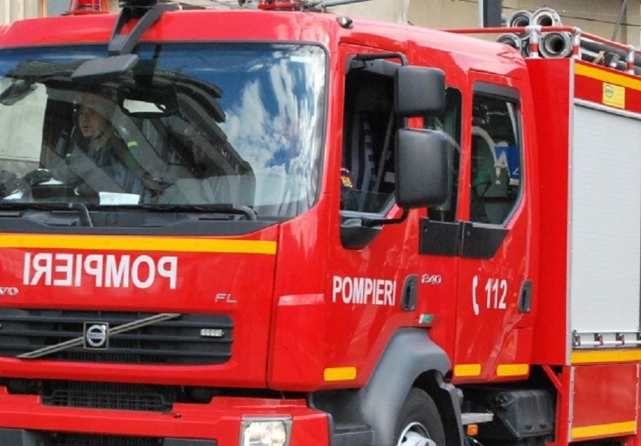 Incendiu într-o comună din judeţul Iaşi. O locuinţă a fost cuprinsă de flăcări – EXCLUSIV