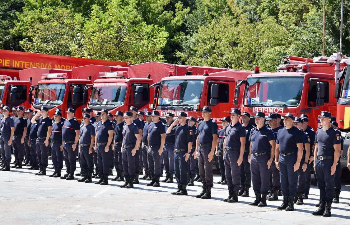 Cei 142 de pompieri români au plecat astăzi cu 8 autospeciale de stingere, în Grecia