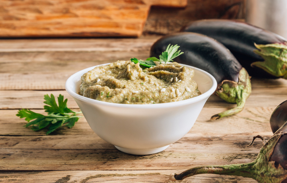 Salată de vinete sănătoasă și dietetică. Iată sfaturile medicului Mihaela Bilic