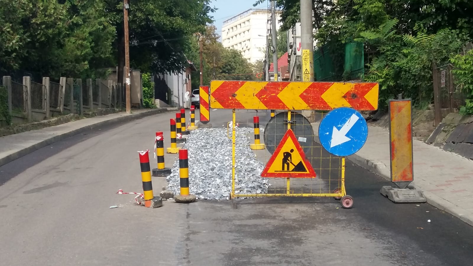 Iată cum a fost abandonată strada Săulescu din centrul orașului Iași la o săptămână după ce s-a surpat -FOTO - Vimarsana News