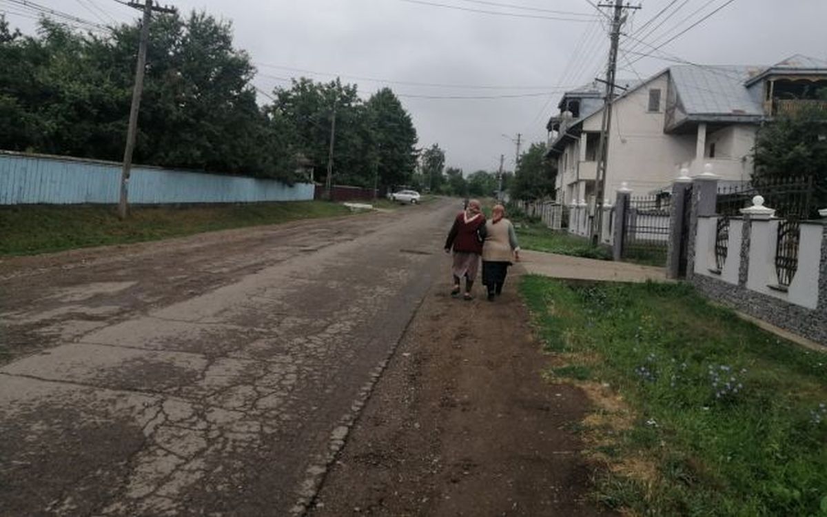 Sătenii dintr-o comună din judeţul Botoşani nu vor să se vaccineze anti-Covid-19. Motivul: serul are efect asemănător drogurilor