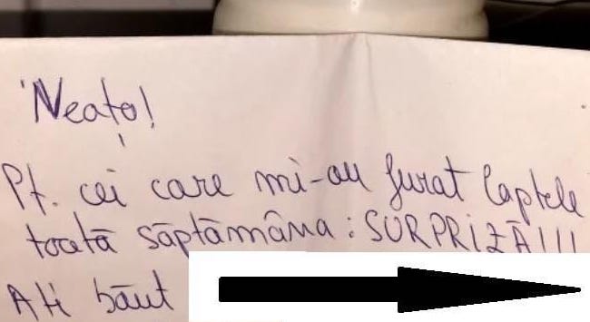 Colegii îi furau mereu laptele din frigider. Într-o zi, le-a făcut o surpriză