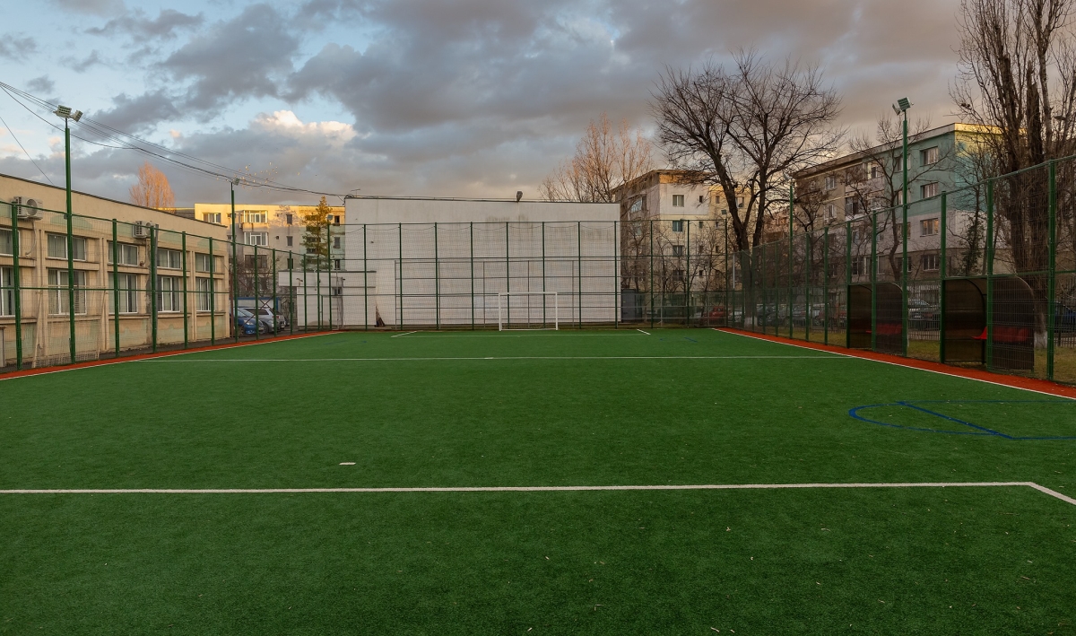 Aproape 3 milioane de lei pentru 21 de terenuri de sport, la școlile din municipiul Iași. Iată lista unităților vizate din tot orașul!
