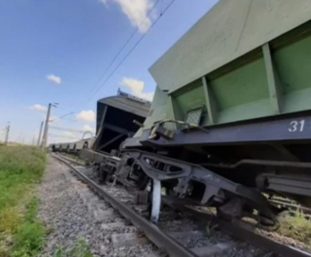 Incă un accident feroviar! Un tren marfar a deraiat iar traficul este blocat