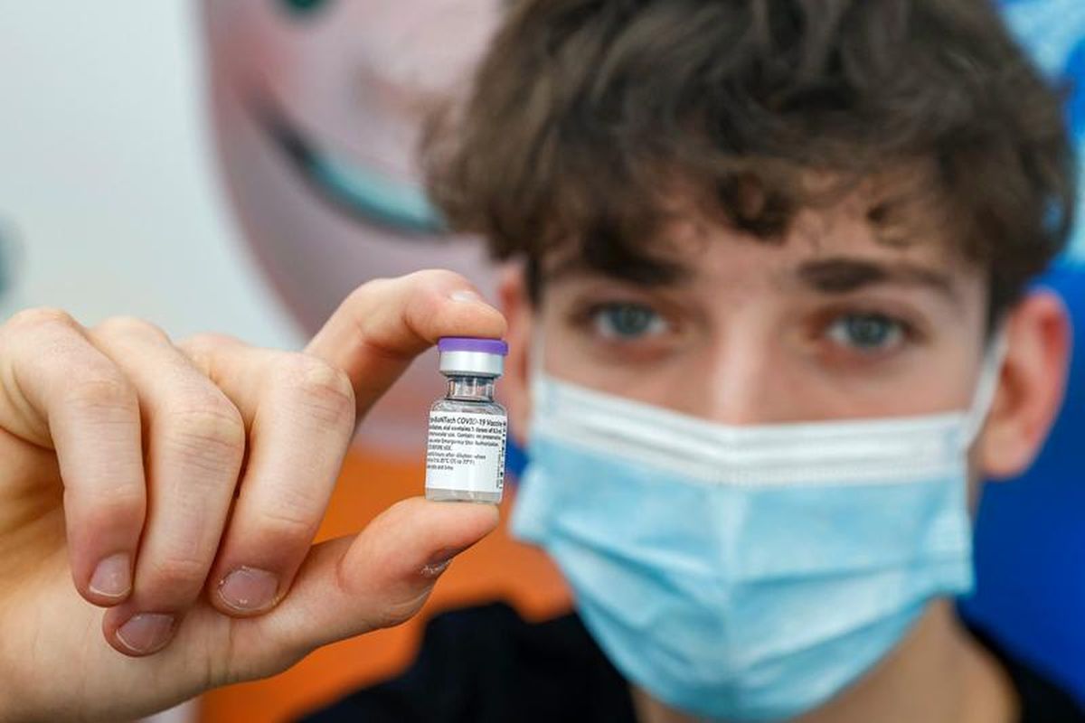 Campania de vaccinare care este un eșec tranformă România într-o țară care donează milioane de doze de vaccin împotriva COVID-19