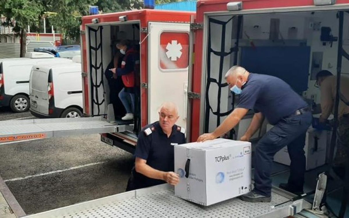 180.000 doze de vaccin anti-Covid-19 şi materiale sanitare, transportate din România în Tunisia