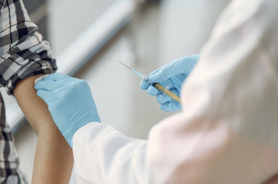 Vârsta de vaccinare anti-Covid-19 ar putea scădea. Ce plan are Ministerul Sănătăţii