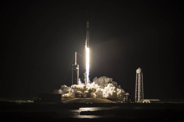 SpaceX  a lansat un echipaj complet civil în spațiu, în misiunea Inspiration 4 – FOTO