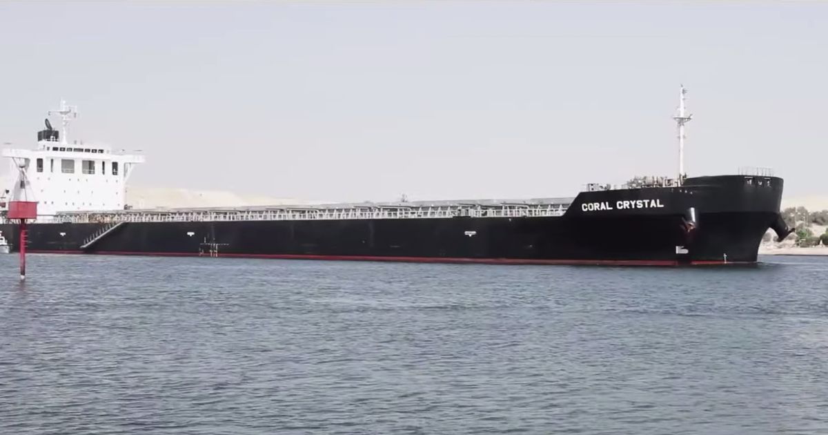 Canalul Suez s-a blocat din nou din cauza unei nave care a eşuat! Autoritățile au intrat în alertă maximă