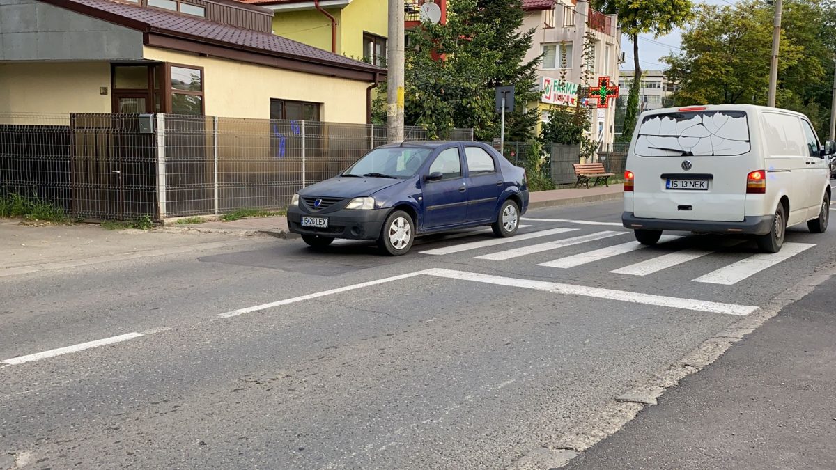 Accident rutier în municipiul Iași! O persoană a fost lovită chiar în timp ce se afla pe trecerea de pietoni – EXCLUSIV/FOTO