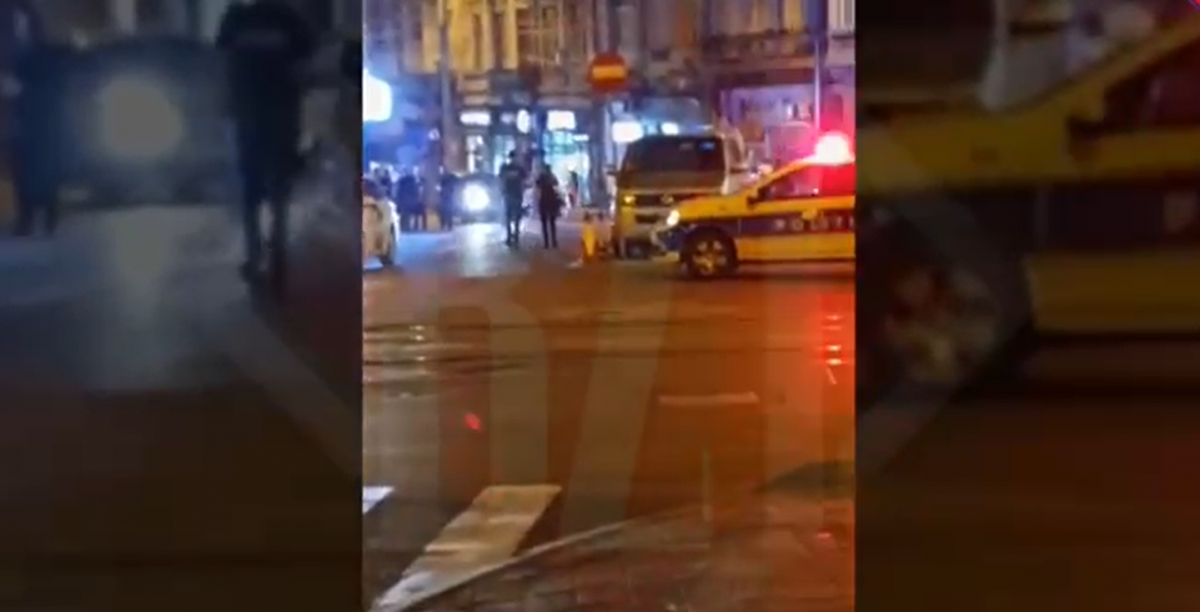 Conflict sângeros la o sală de jocuri din Iaşi! Un tânăr a fost atacat cu un cuţit în centrul orașului – Exclusiv