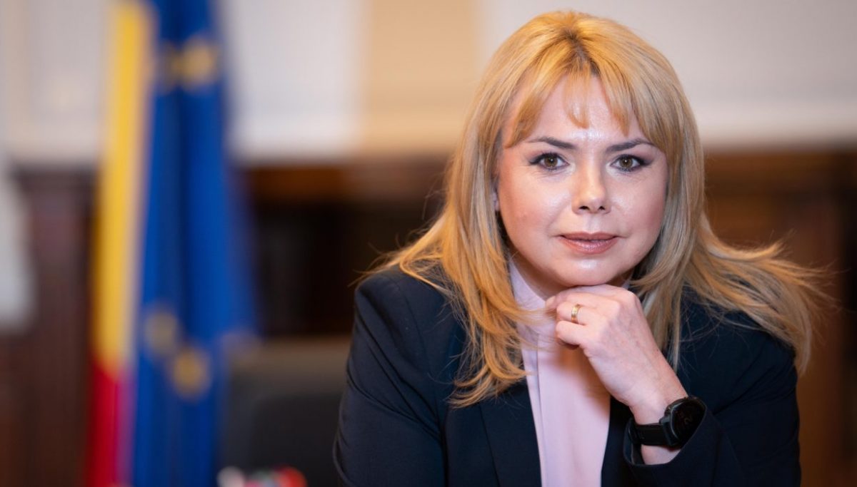 Anca Dragu (USR) ar putea fi revocată de la șefia Senatului României de către parlamentarii PNL-PSD-UDMR
