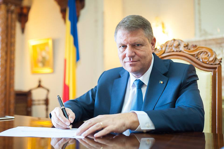 Legea consumatorului vulnerabil a fost trimisă la președintele Klaus Iohannis pentru promulgare