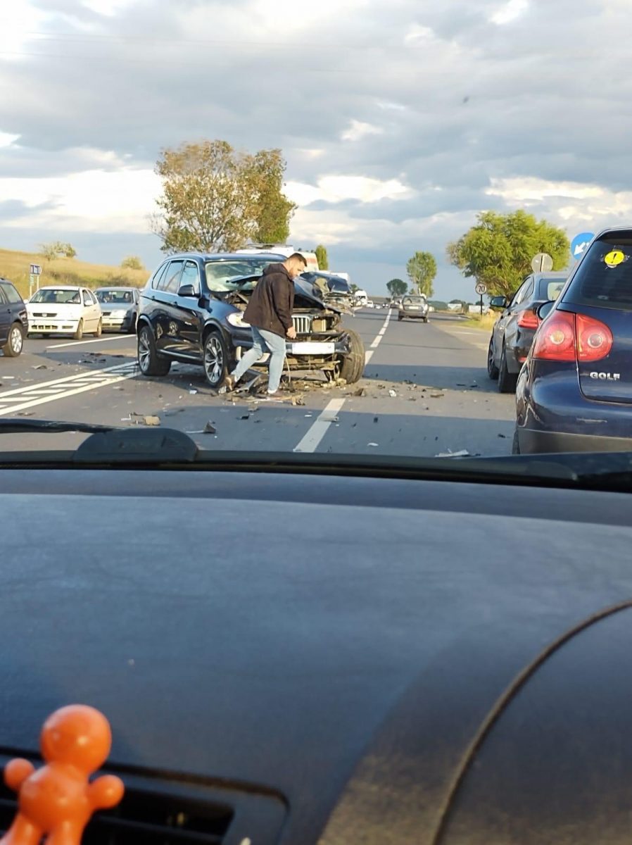 Accident rutier între localitățile Podu Iloaiei și Lețcani. Un BMW a fost implicat în coliziune – Exclusiv, Galerie Foto