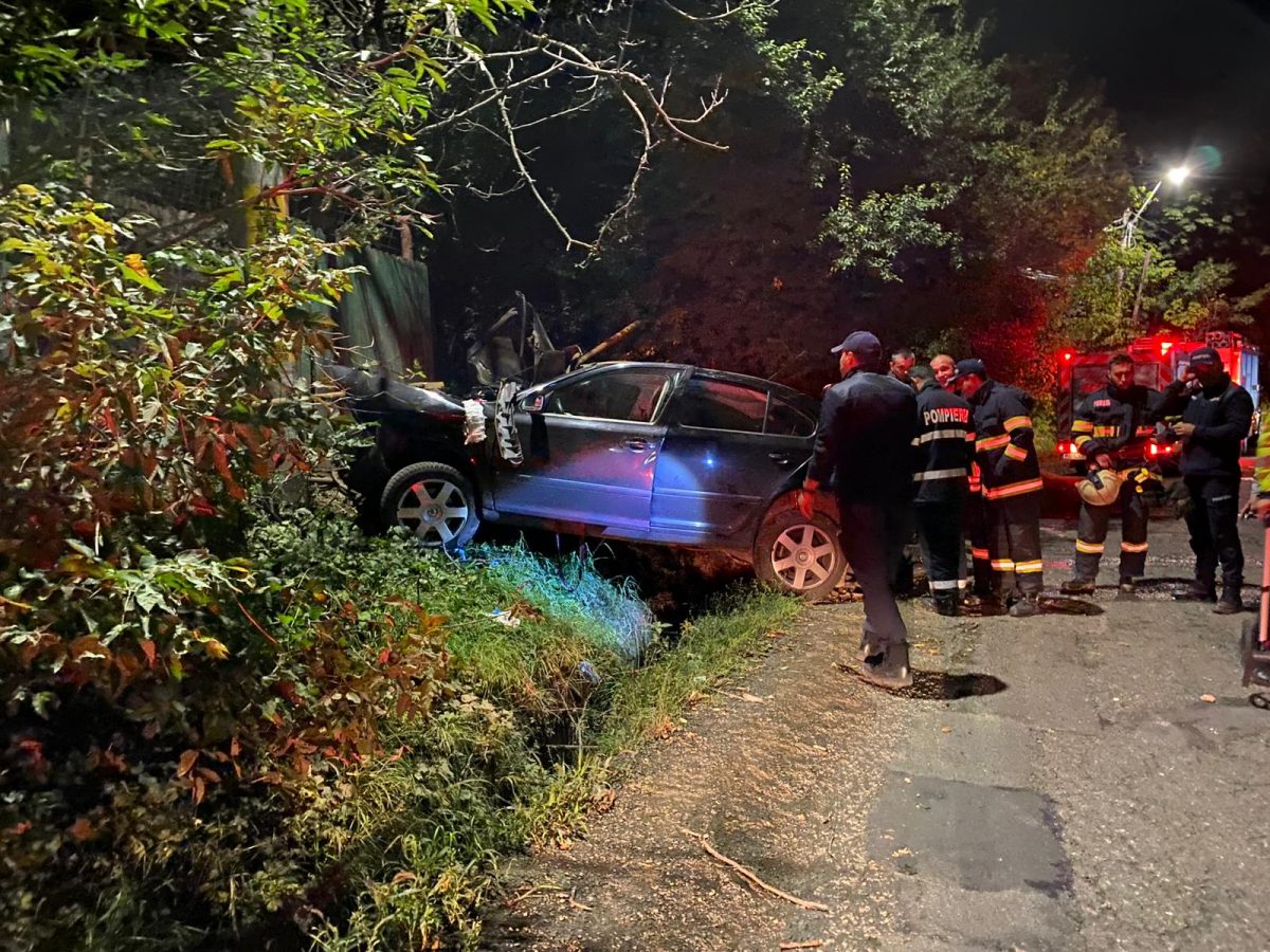 Accident rutier cu victime în zona Sărărie din municipiul Iași! Un autoturism a părăsit carosabilul, rupând o țeavă de gaz – EXCLUSIV/FOTO, VIDEO
