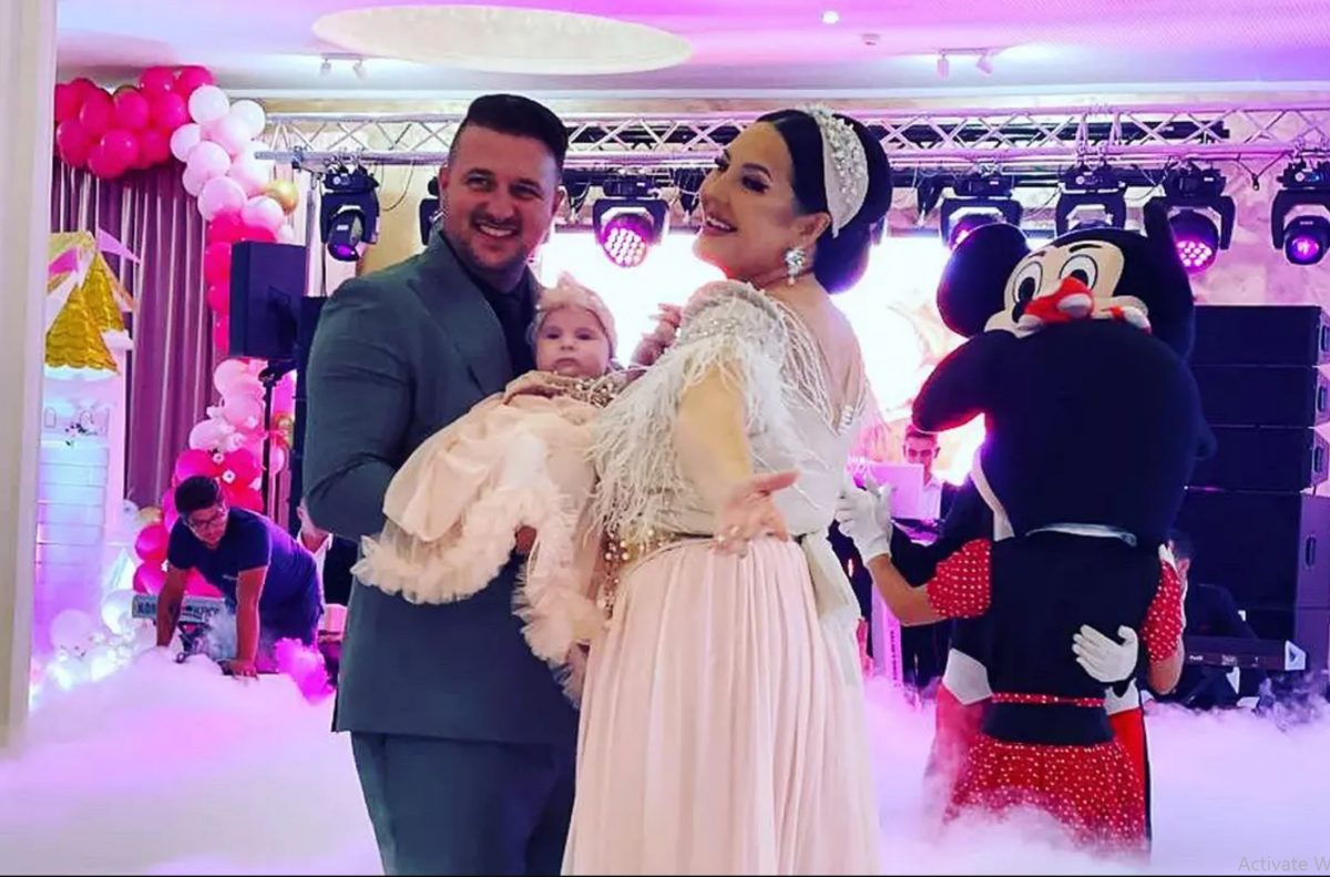 Angela Rusu și-a botezat fetița. Maria Anais a avut două perechi de nași