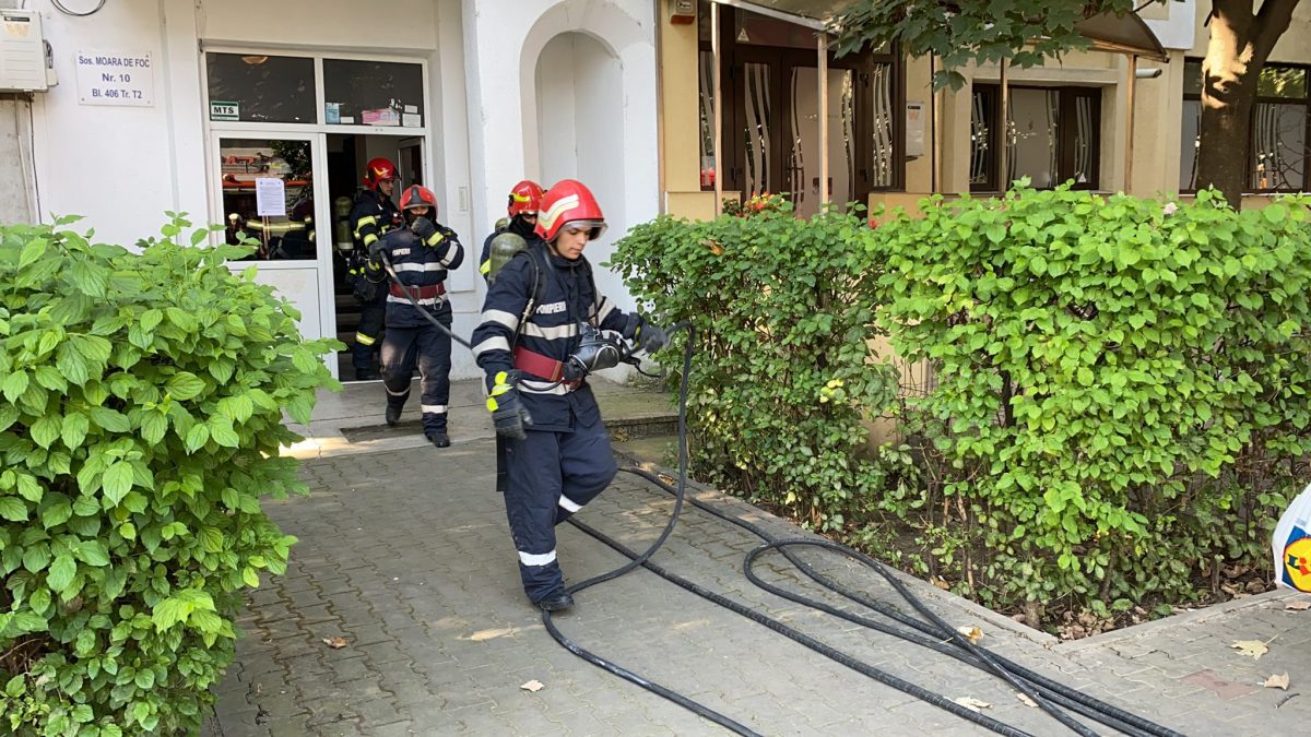 Incendiu într-un apartament din municipiul Iași! Pompierii intervin în forță