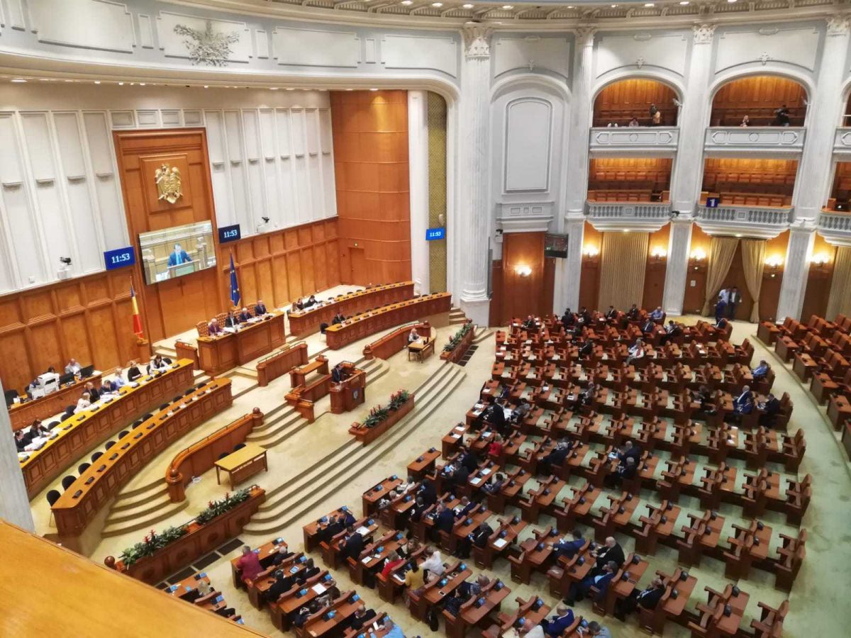 Președintele Klaus Iohannis și Florin Cîțu nu vor participa la ședința solemnă din Parlament