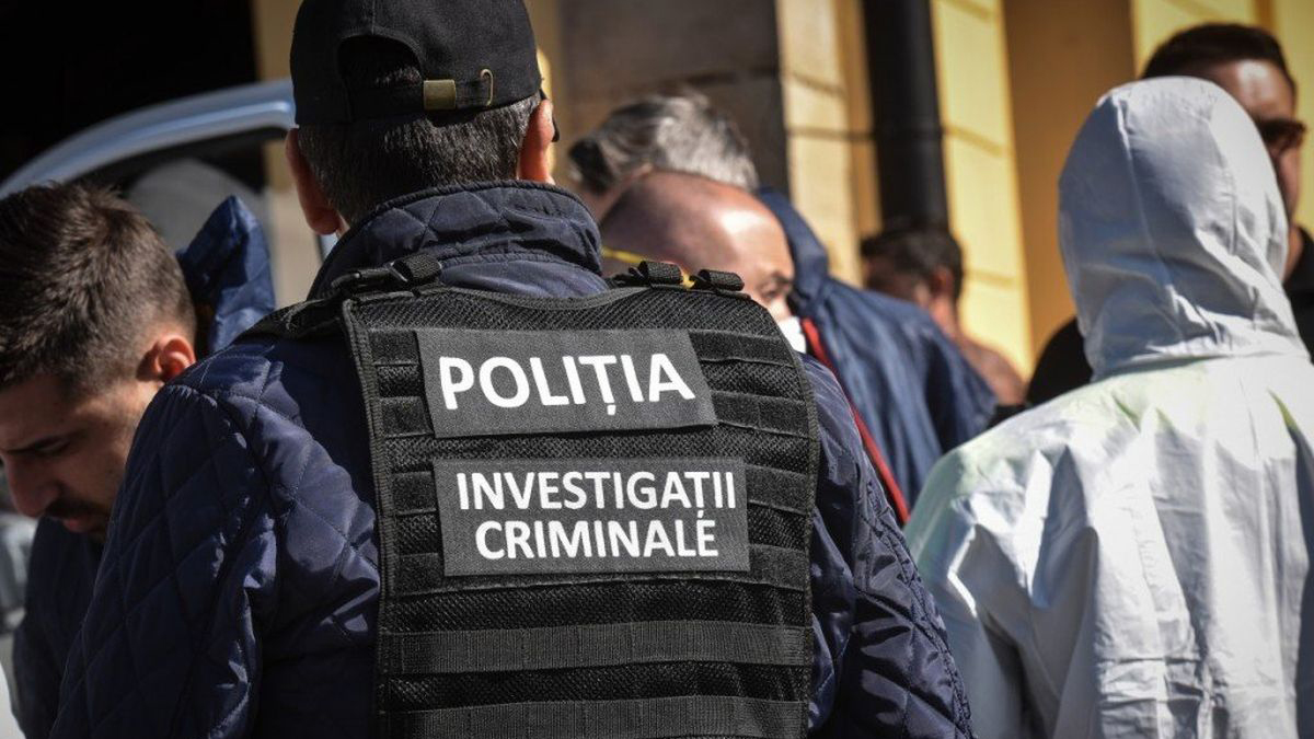 A furat din mai multe case, dar a ajuns pe mâna polițiștilor! Riscă să stea ani grei în spatele gratiilor pentru faptele pe care le-a comis - Vimarsana News