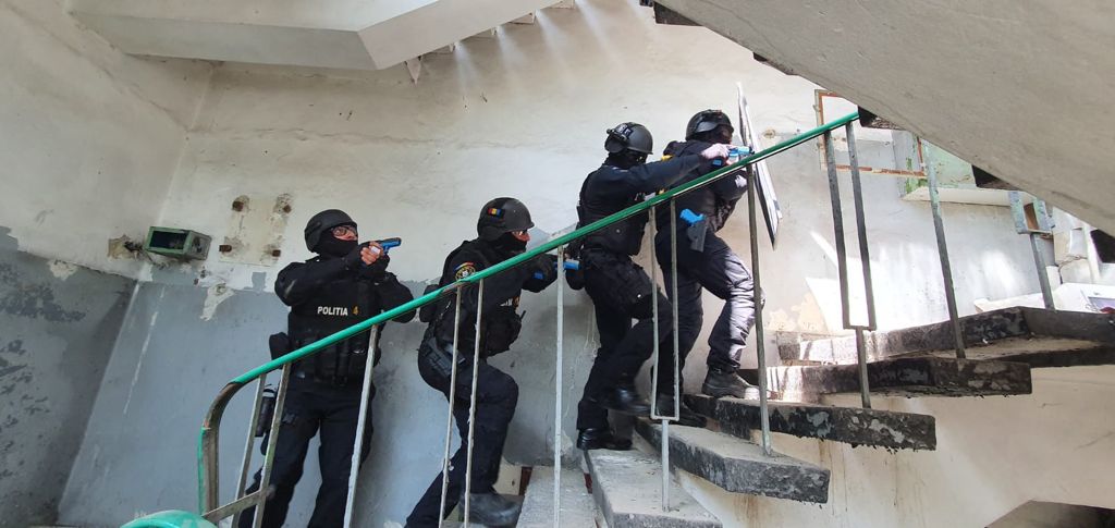 Stagiu de pregătire a luptătorilor S.A.S din zona Moldovei, la Iaşi – FOTO, VIDEO