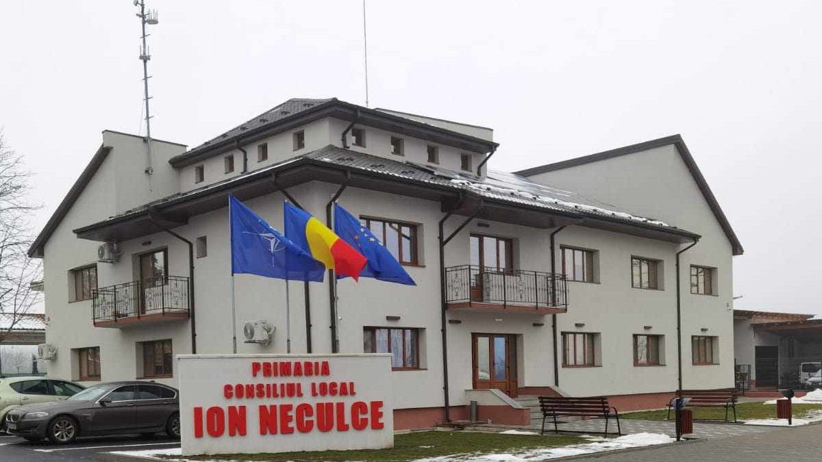 Firma patronată de afaceristul Valeriu Iftime vrea să aducă echipamente pentru școlile din județul Iași! Contractul este de 100.000 de euro - Vimarsana News