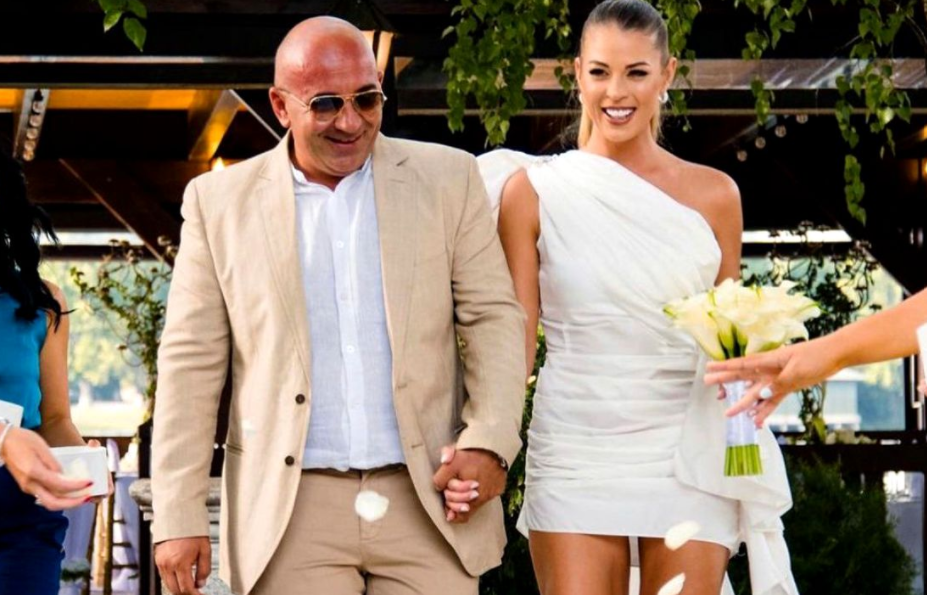 Roxana Nemeș s-a căsătorit cu alesul inimii ei. Ce rochie a ales cântăreața pentru ziua cea mare