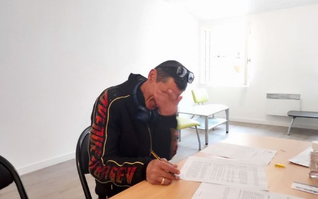 Considerat erou în Franţa, un cerșetor român a primit casă şi loc de muncă la Nisa. «E un om fantastic, să fim mândri că-l avem printre noi»