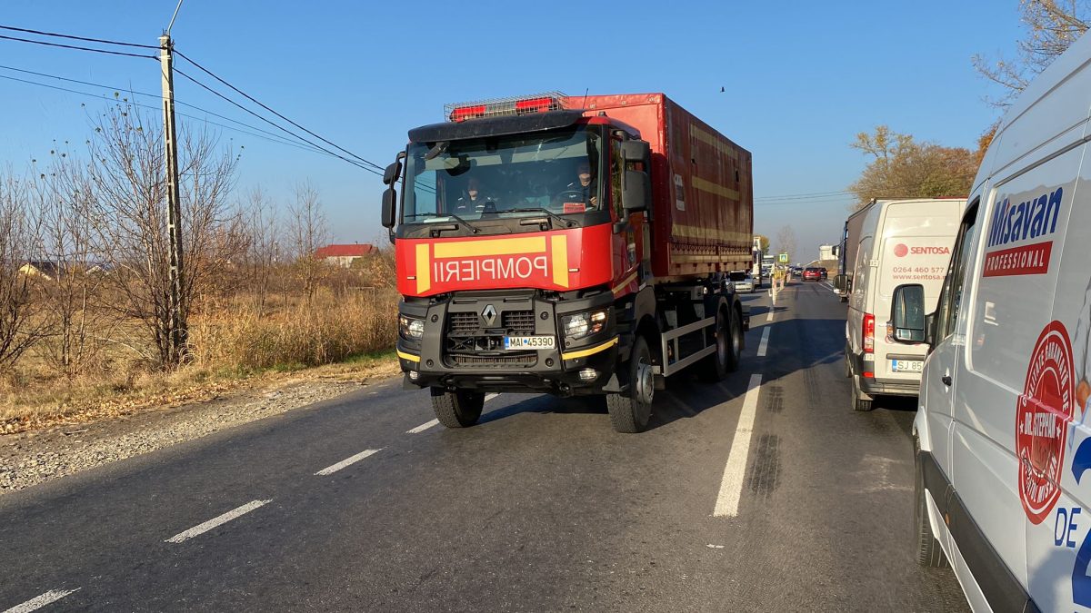 Accident rutier grav în Podu Iloaiei. Un pieton a fost acroşat de un autoturism – FOTO, VIDEO/EXCLUSIV